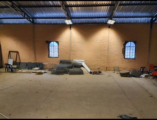 500M² BUILDING TO LET IN WITHOK ESTATE
